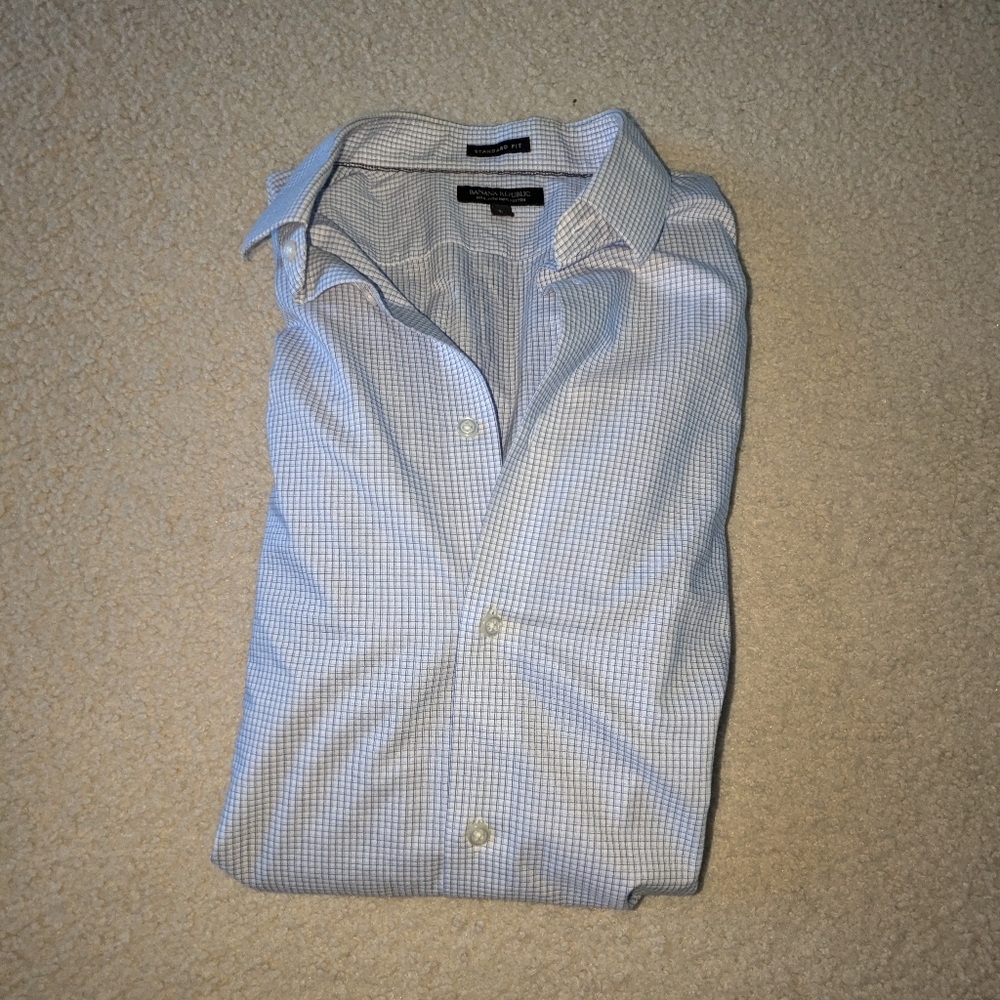 Banana Republic Men's Button Down Shirt - Picture 5 of 8